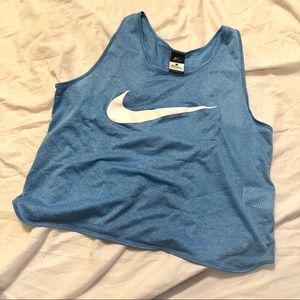 Nike Active Tank Top with side pocket